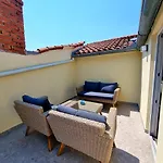 AS Deluxe Apartments