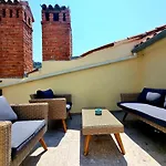 AS Deluxe Apartments