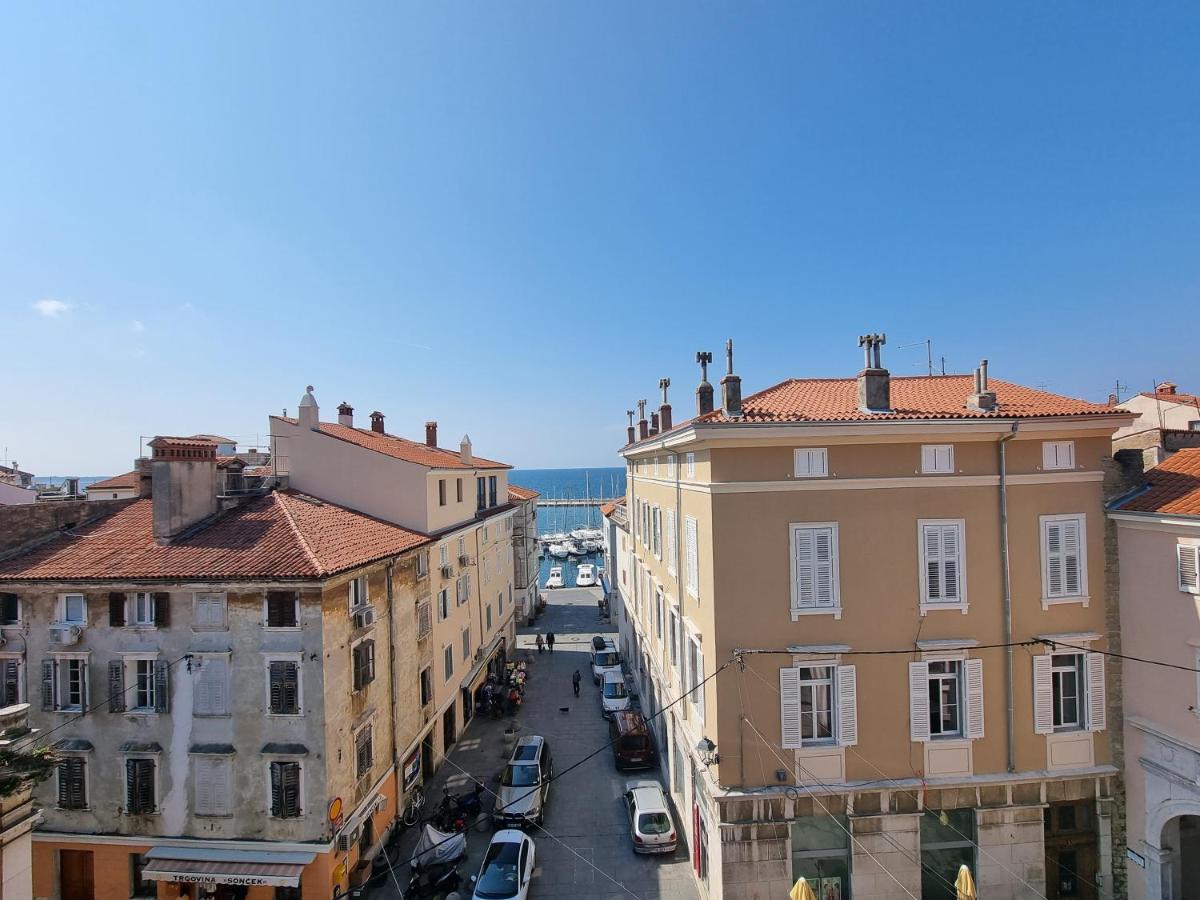 As Deluxe * Piran