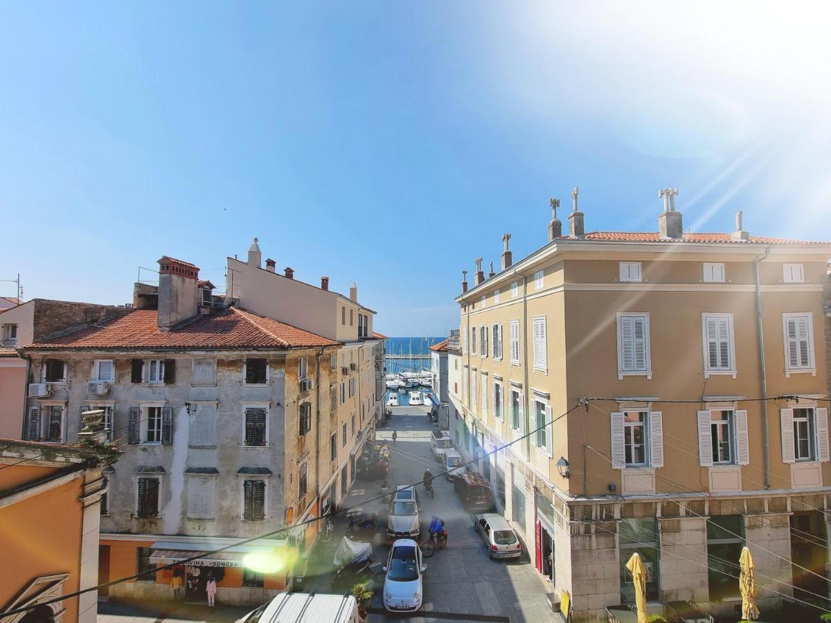 As Deluxe Piran