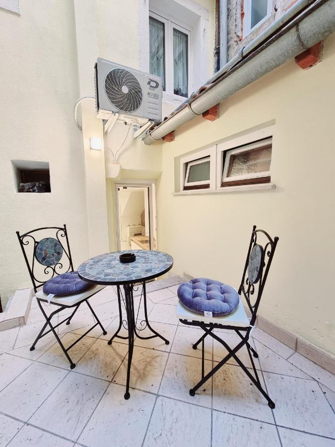 As Deluxe Piran